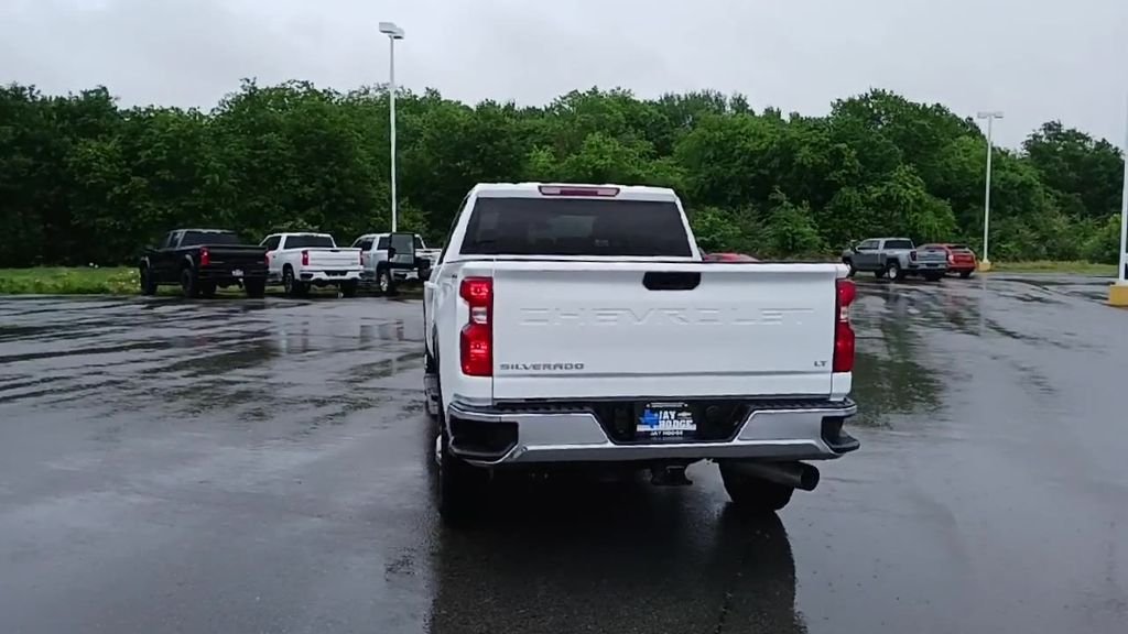 Used 2025 White Chevrolet LT image 7