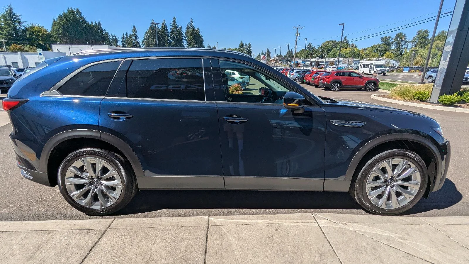 New 2026 42M DEEP CRYSTAL BLUE MICA Mazda 3.3 Turbo Preferred AWD image 7