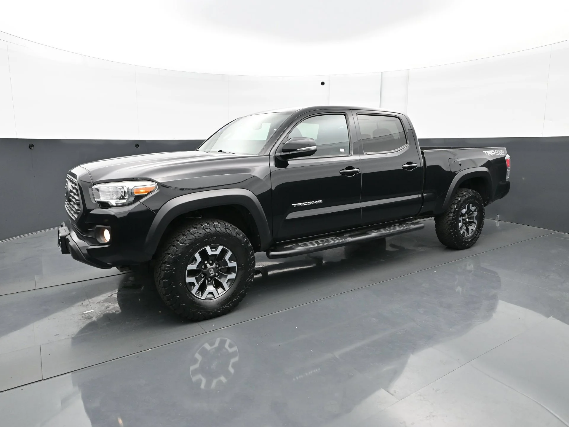 Used 2020 Toyota Tacoma TRD Off Road with VIN 3TMDZ5BN8LM097270 for sale in Roseville, Minnesota