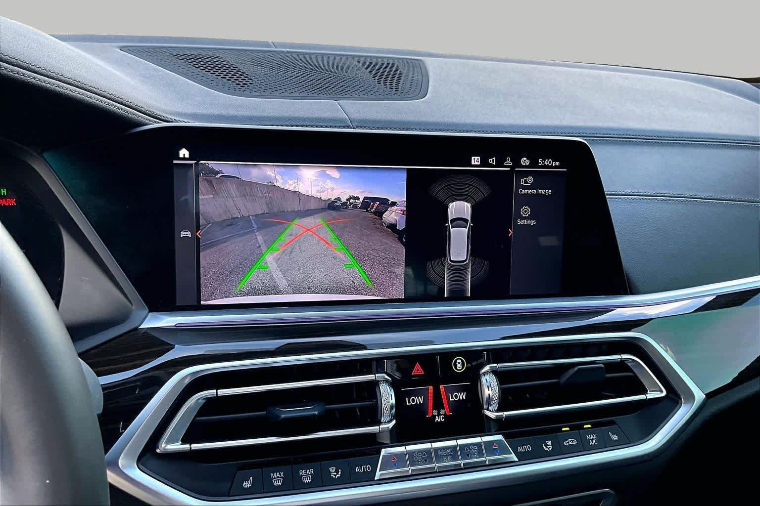 Used 2020 Mineral White Metallic BMW M50i image 29