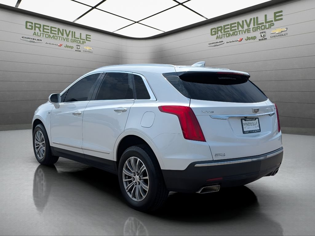 Used 2017 Crystal White Tricoat Cadillac Luxury FWD image 5