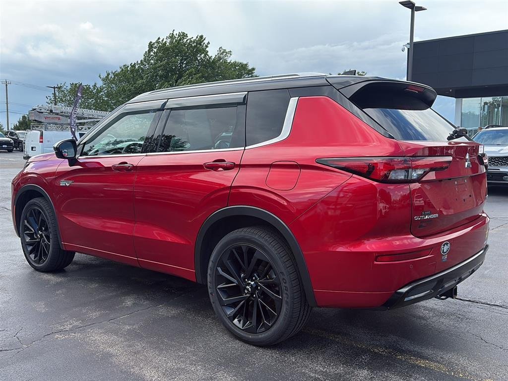 Used 2023 Red Diamond Mitsubishi SEL image 5