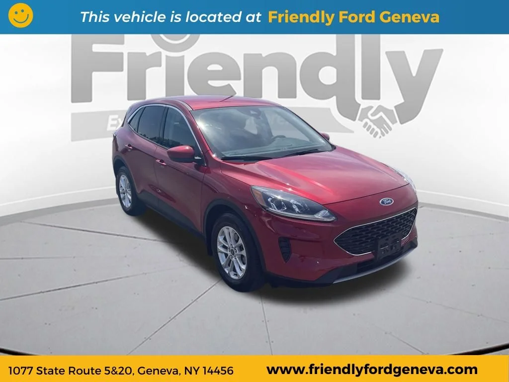 Used 2020 Red Ford SE image 3