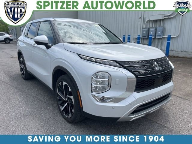 2024 Mitsubishi Outlander's photo