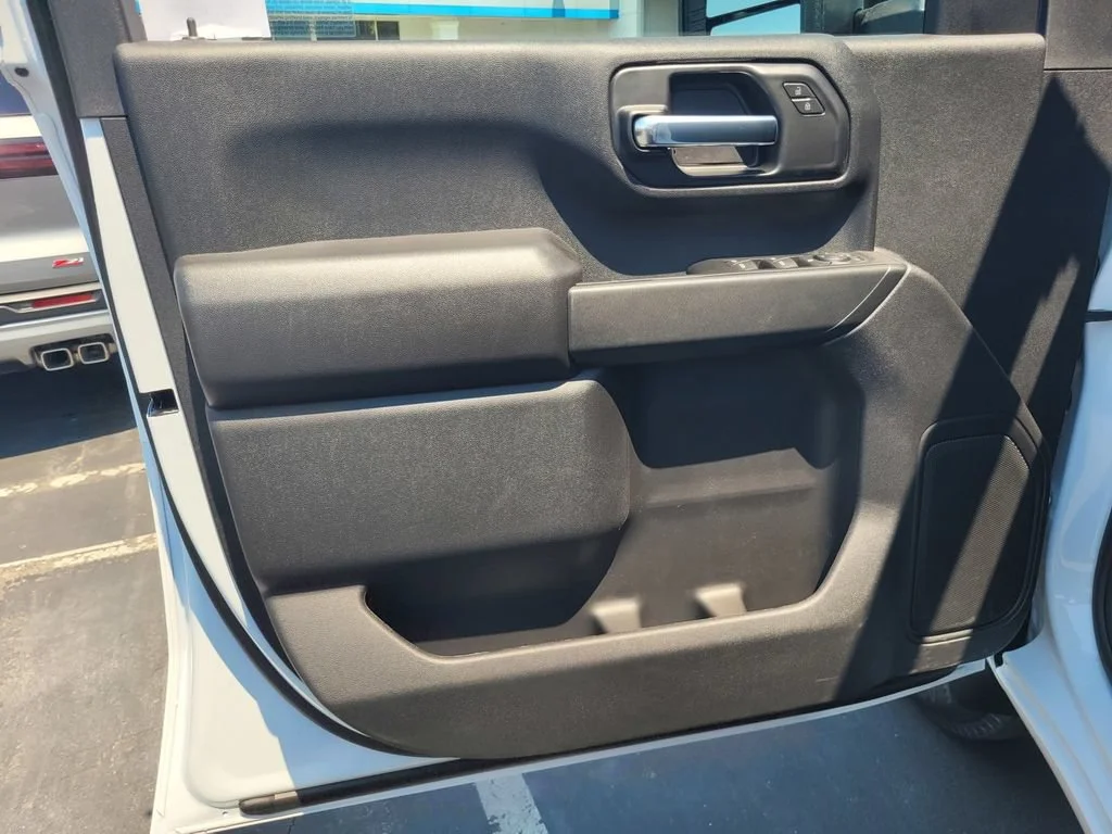 New 2026 Summit White Chevrolet WT image 14
