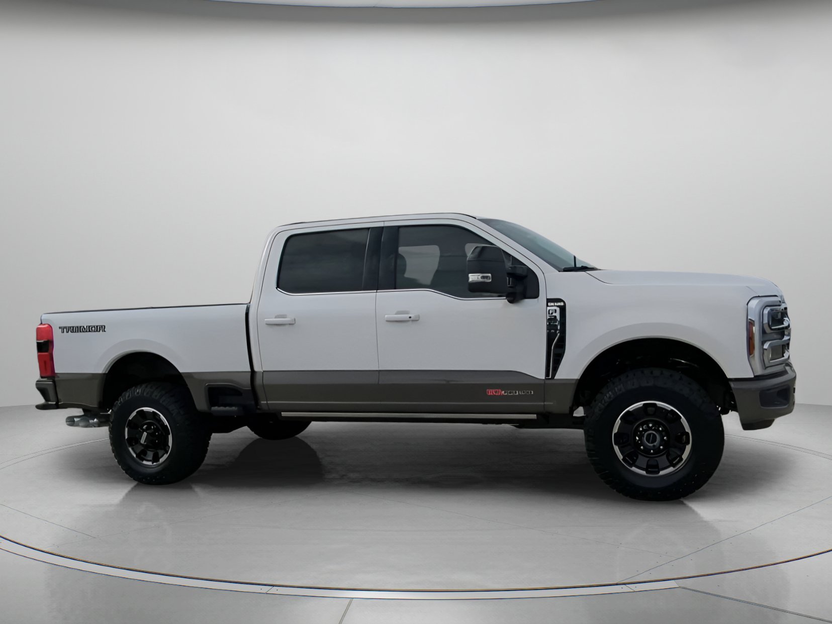 New 2026 Star White Metallic Tri-Coat Ford F-250® King Ranch® image 31