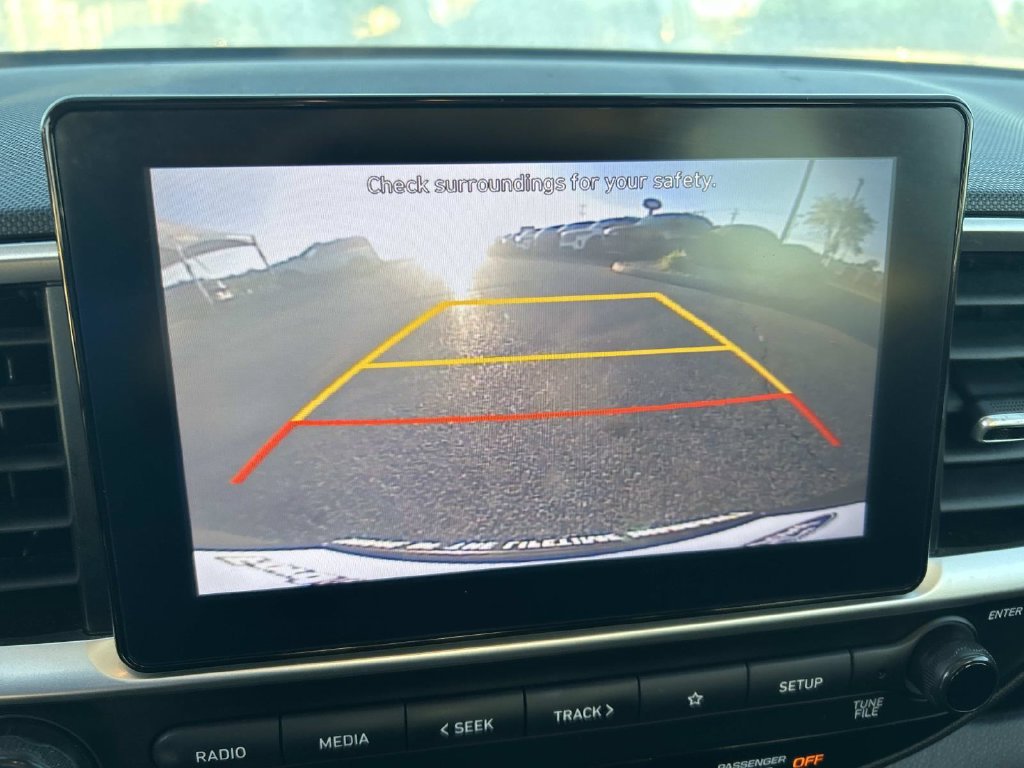 Used 2022 Green Hyundai SEL image 31