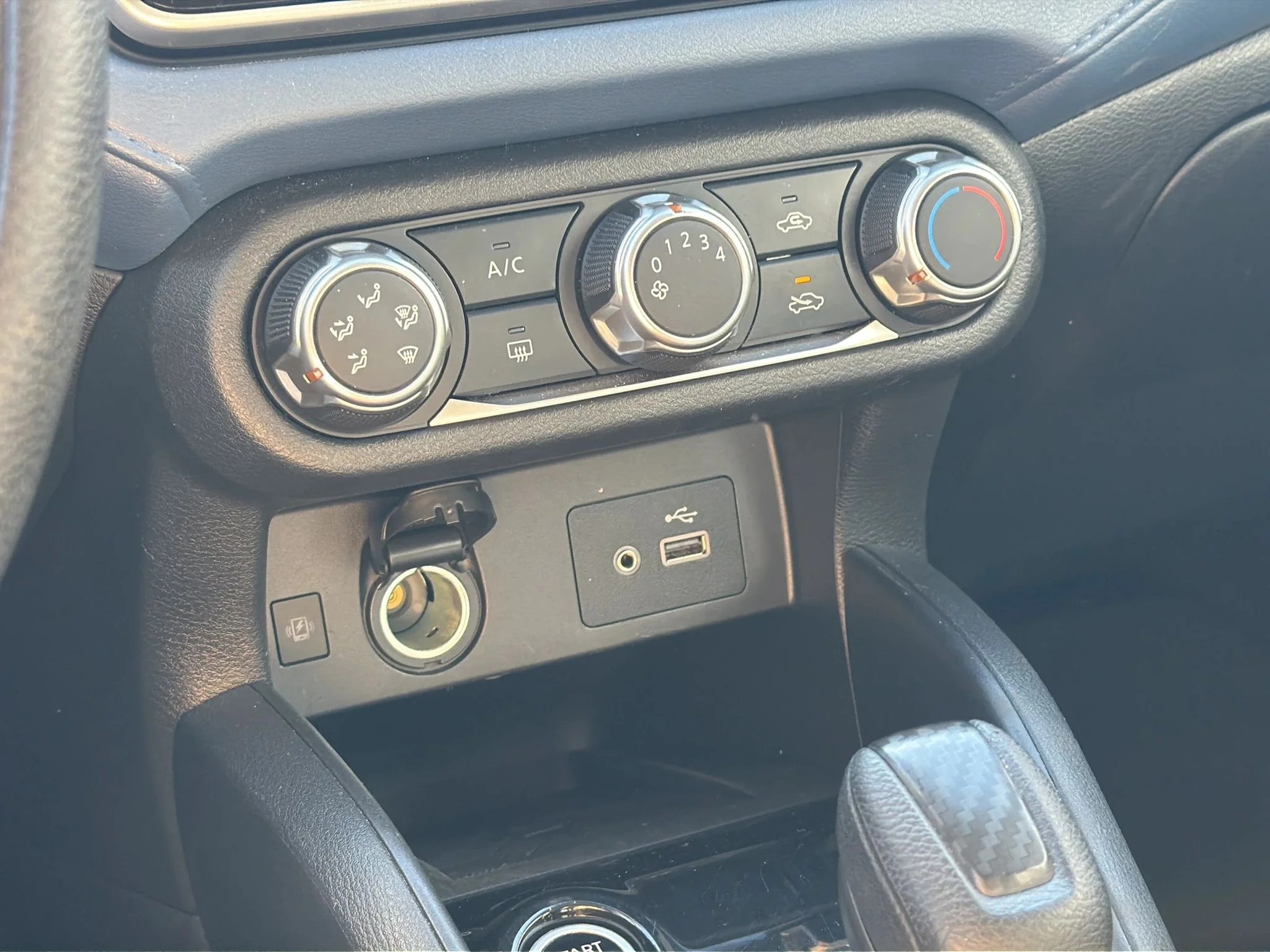 2025 Nissan Versa Sedan SV - Photo 30