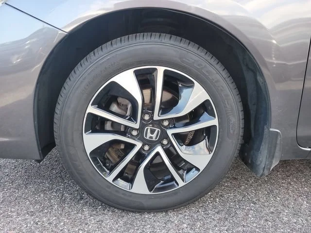 Used 2015  Honda EX image 9