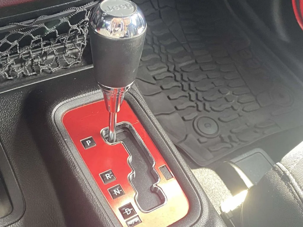 Used 2015 Red Jeep Sport image 22