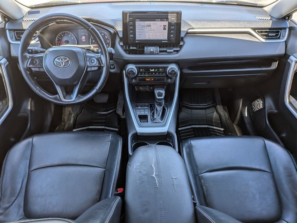 Used 2020 Blue Toyota XLE Premium image 4