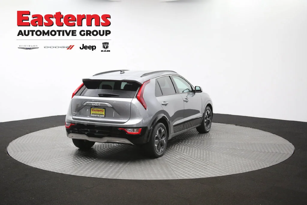 Used 2023 Gray Kia Wind image 41