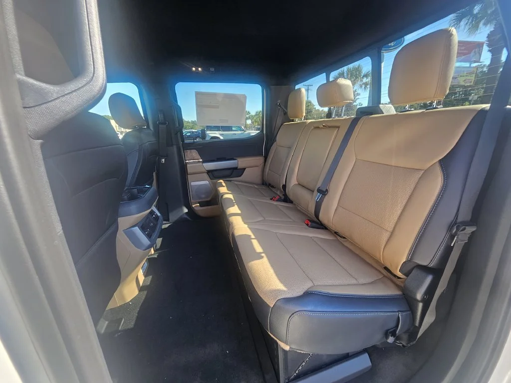 New 2027 Glacier Gray Metallic Tri-Coat Ford F-250® Lariat® image 12