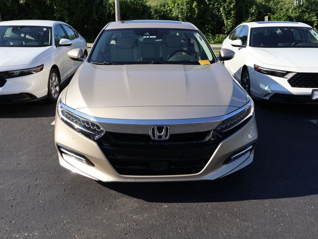 Used 2020  Honda Touring image 2