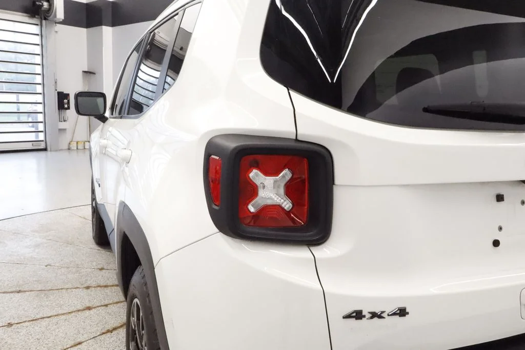Certified Used 2023 White Jeep Latitude image 18
