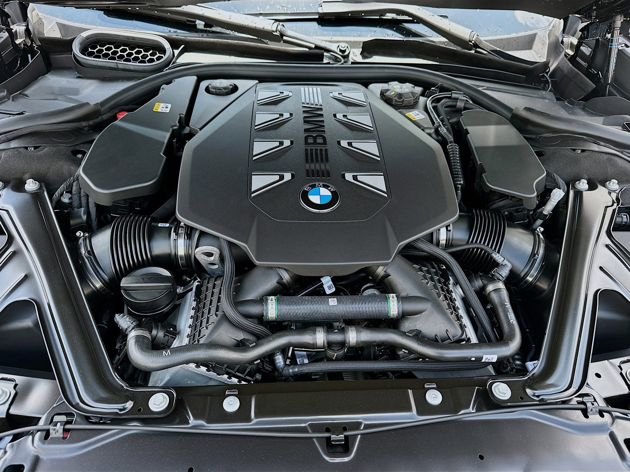 New 2026 Black Sapphire Metallic BMW 760i xDrive image 22