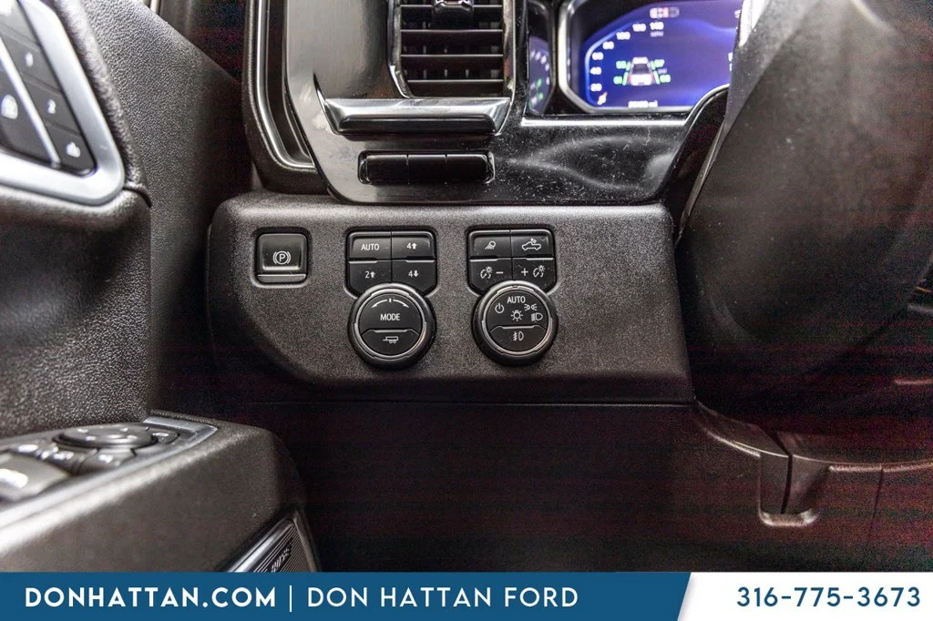 Used 2025 White Chevrolet High Country image 13