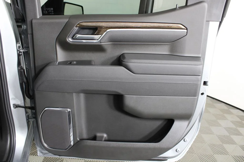 2026 GMC Sierra 1500 SLE - Photo 9