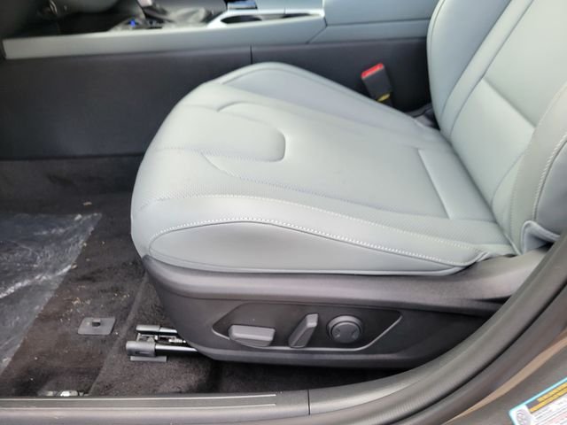 2025 Hyundai Elantra Limited - Photo 52