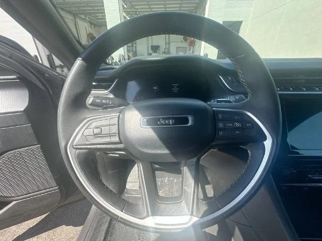 Used 2023 Gray Jeep Altitude image 17