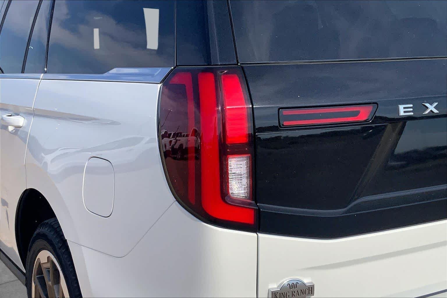 New 2027 Star White Metallic Tri-Coat Ford King Ranch® image 14
