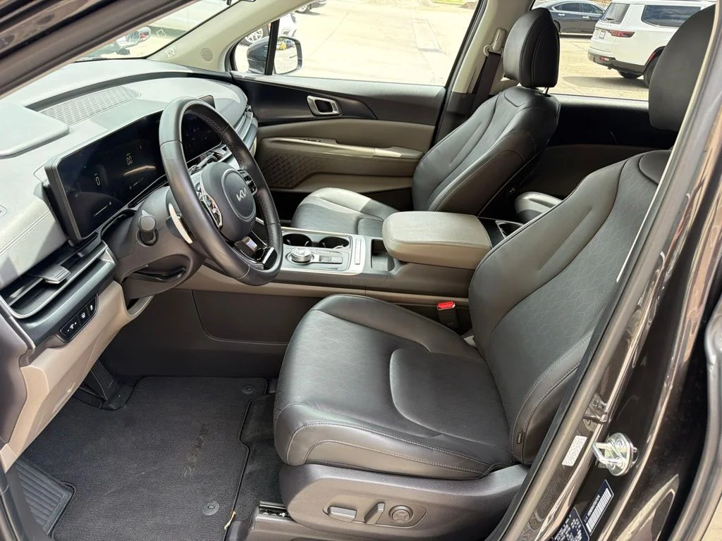Used 2026 Gray Kia LXS image 17
