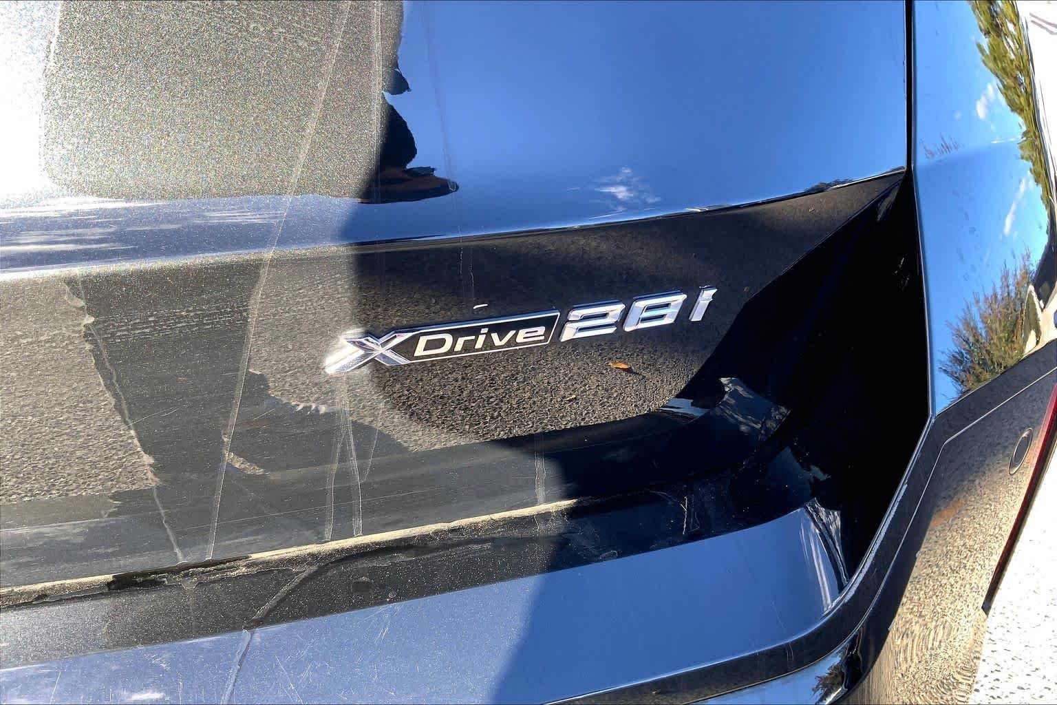 Used 2023 Black Sapphire Metallic BMW xDrive28i image 5