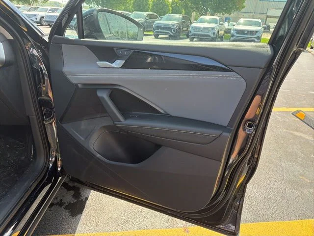 2025 Volkswagen Tiguan SE - Photo 33
