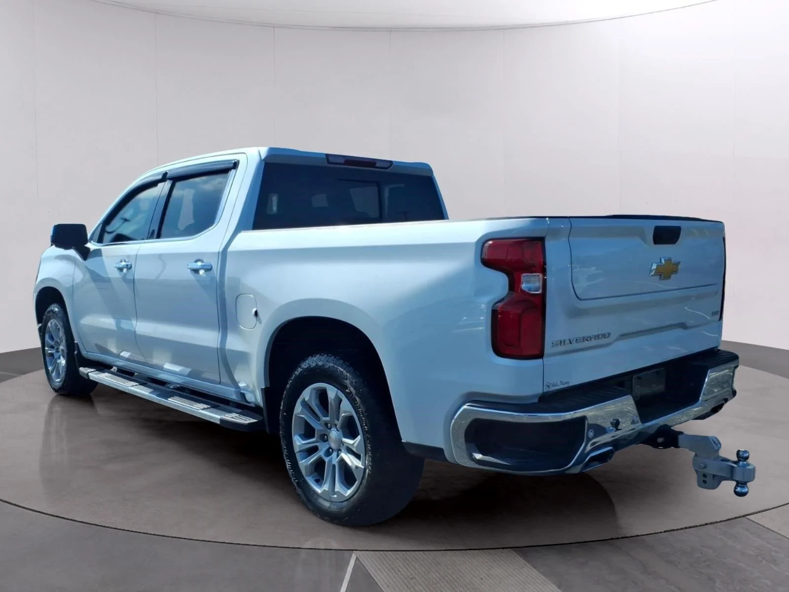 Used 2024 Iridescent Pearl Tricoat Chevrolet LTZ image 5
