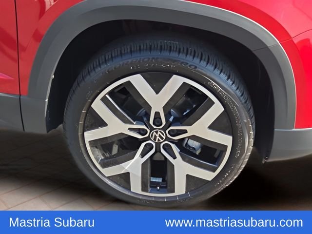 Used 2023 Red Volkswagen 1.5T SEL image 30
