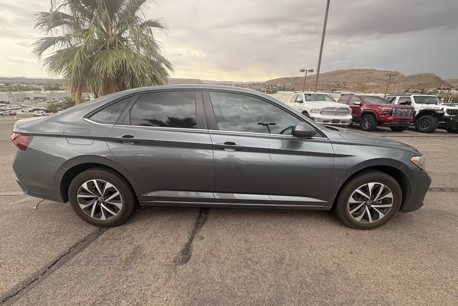 Used 2022 Gray Volkswagen S image 7