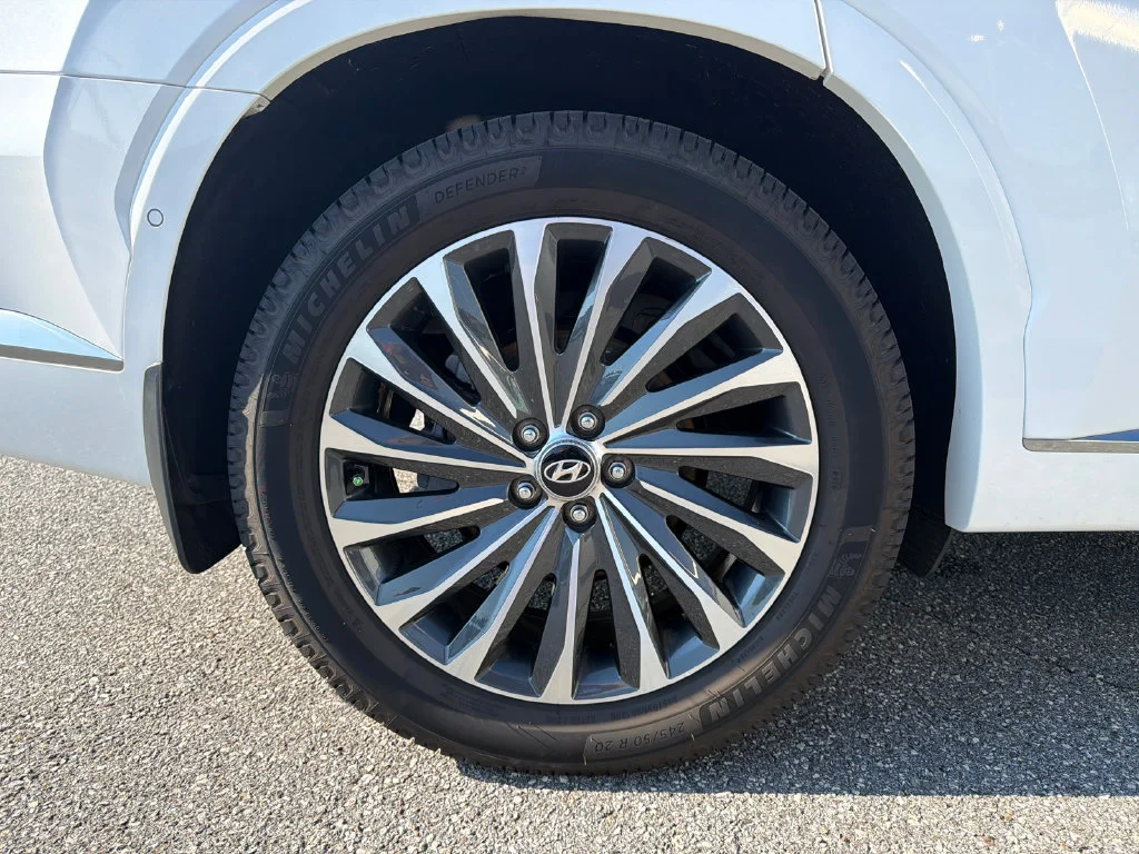 Used 2024 White Hyundai Calligraphy image 17