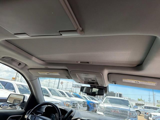 Used 2018 WHITE FROST TRICOAT GMC Denali image 13