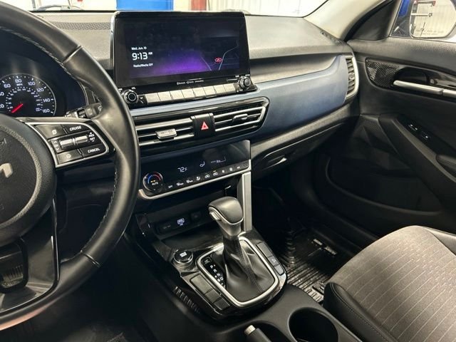 Used 2022 Neptune Blue Kia S image 26