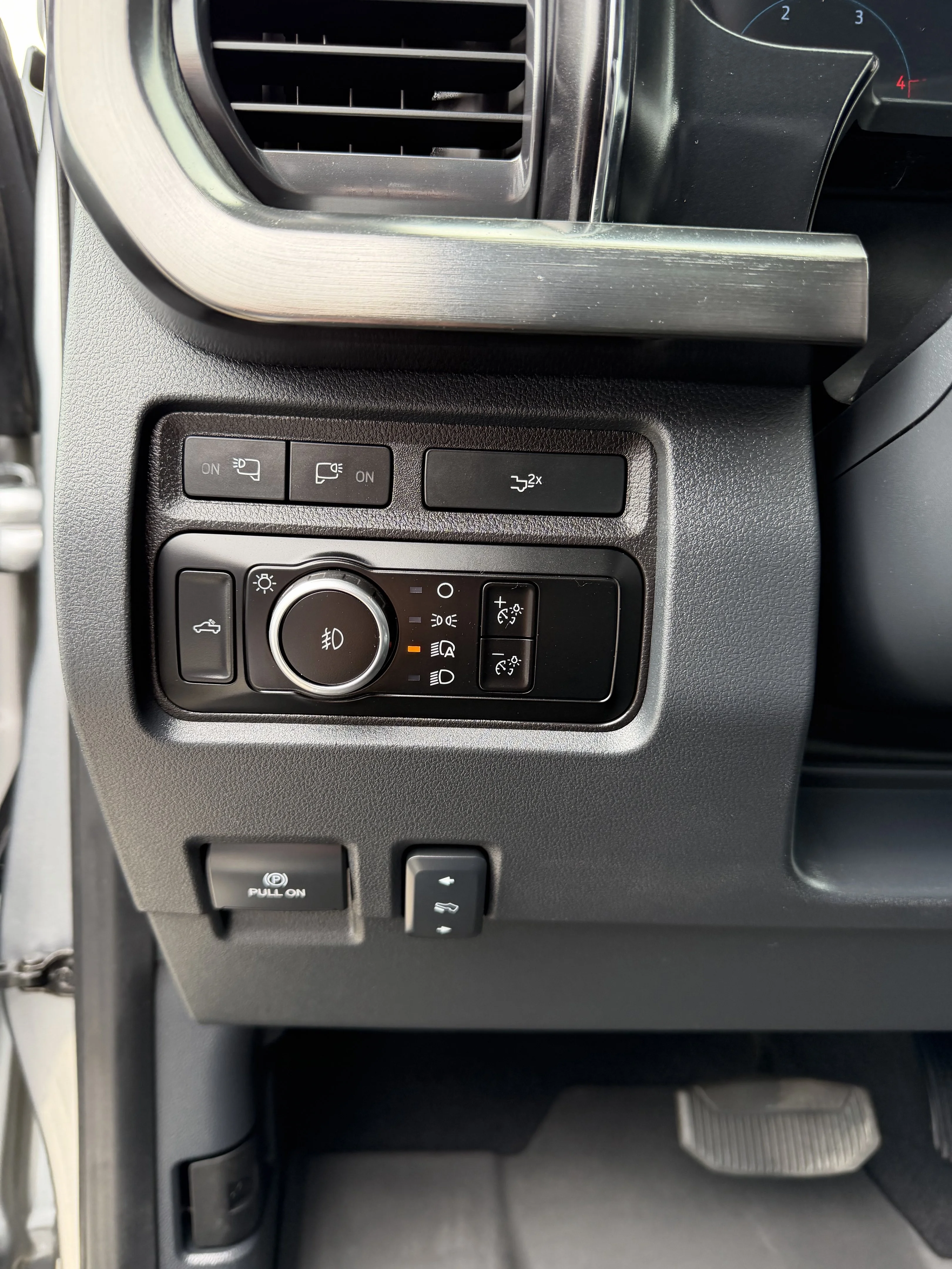 Used 2024 Blue Ford LARIAT image 12