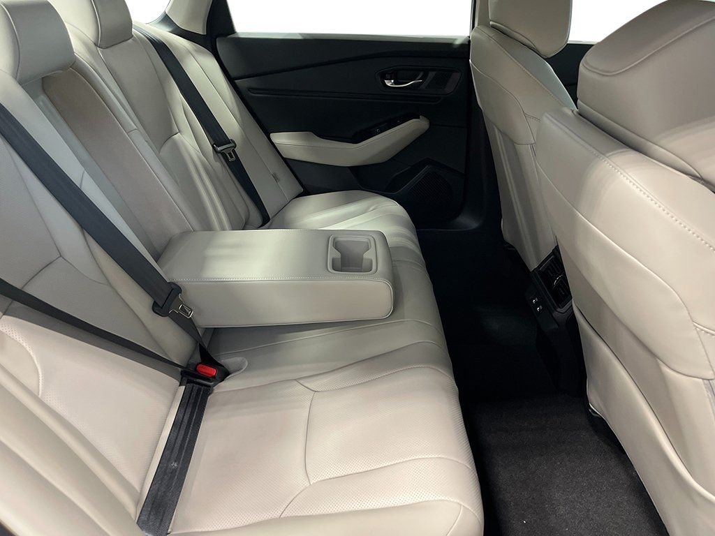 New 2026 Platinum White Pearl Honda Touring image 27