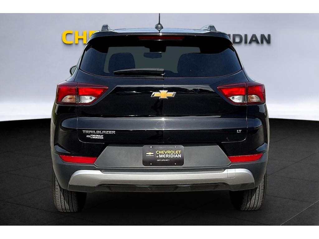 Used 2025 Mosaic Black Metallic Chevrolet LT image 4
