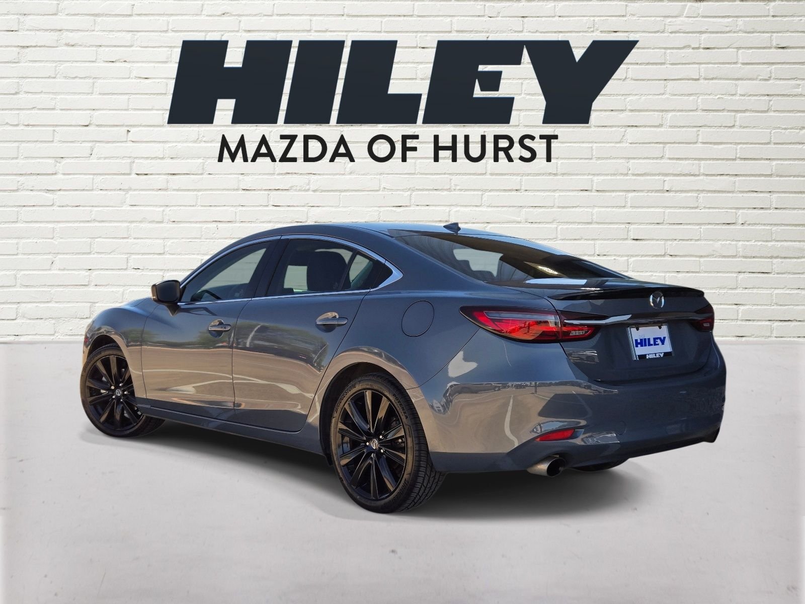 View vehicle photo 4