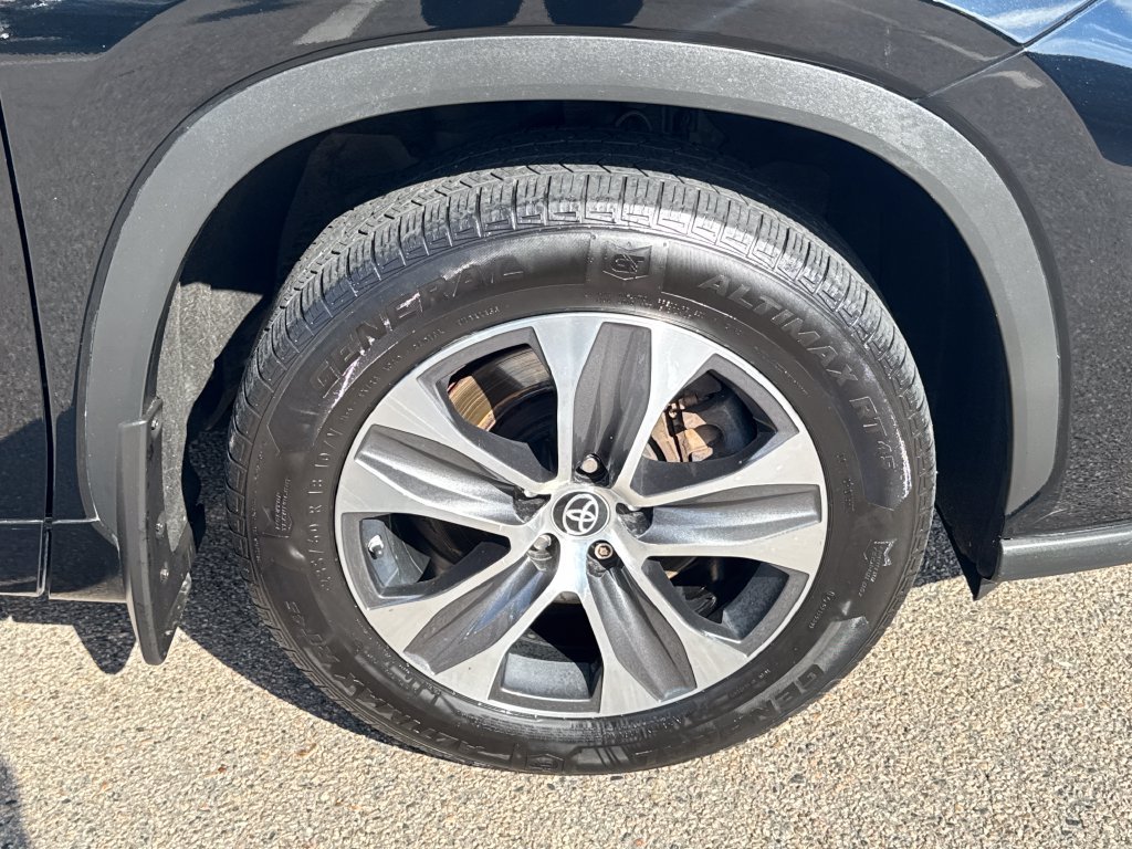 Used 2023 Black Toyota XLE image 46