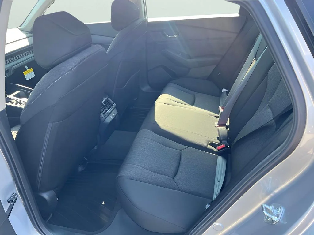 Used 2025 Solar Silver Metallic Honda LX image 9