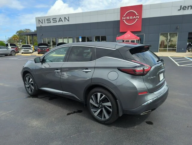 Used 2022 Gray Nissan SL image 9