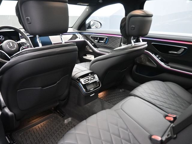 Used 2025 Black Mercedes-Benz S 580 image 10