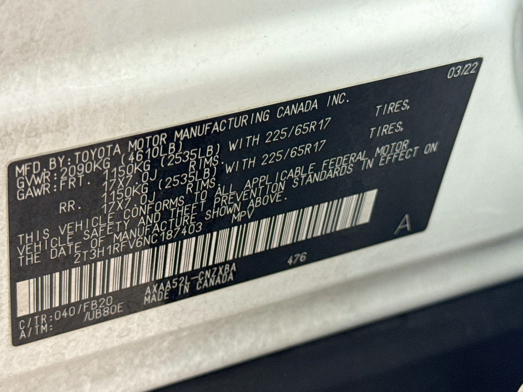 Used 2022 White Toyota LE image 29