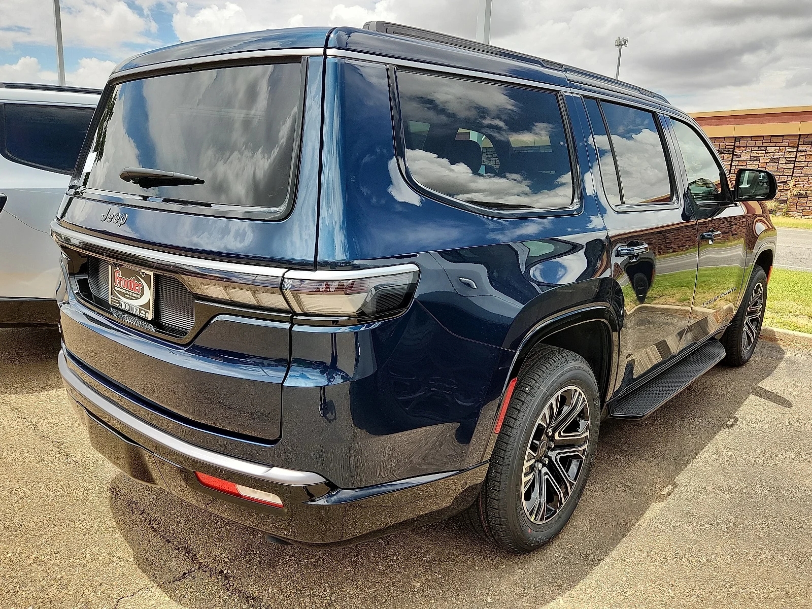 New 2026 Fathom Blue Pearl-Coat  Paint (Late Availability) Jeep 4X4 image 3