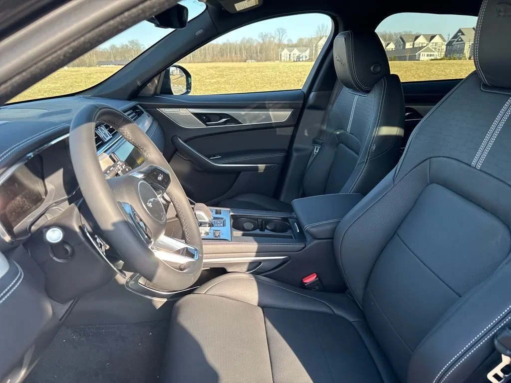 2026 Jaguar F-Pace R-Dynamic S - Photo 11