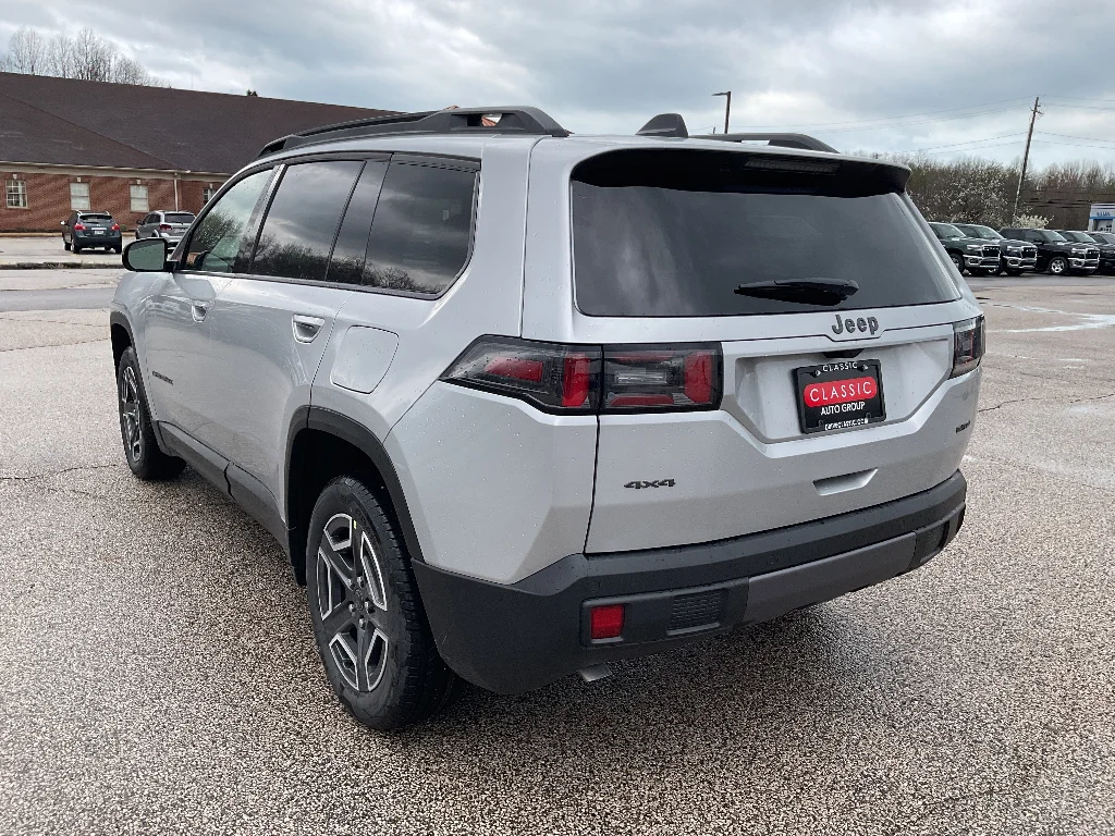 New 2026  Jeep Laredo 4x4 image 5