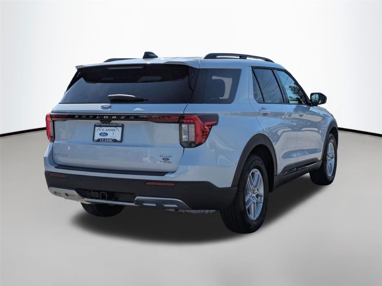 New 2026 Space White Metallic Ford Active image 5