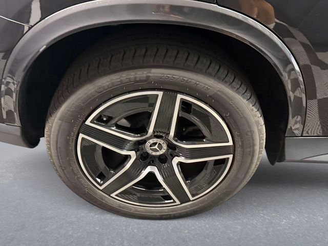 Certified Used 2024 Gray Mercedes-Benz GLC 300 image 7