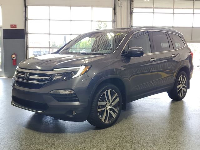 Used 2018 Gray Honda Touring image 2