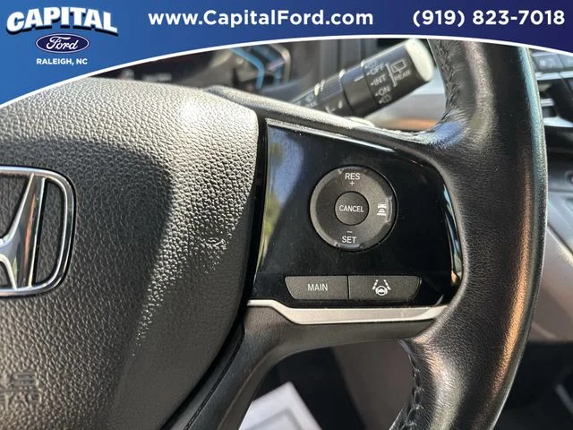 Used 2020  Honda EX-L image 21